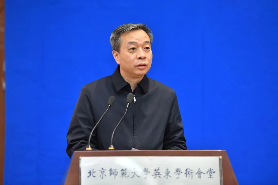 中文博彩网站副校长 康震.jpg